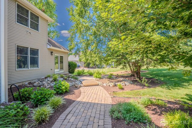 8 Marian Drive, West Windsor, NJ 08550