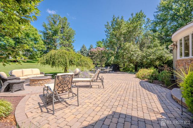 8 Marian Drive, West Windsor, NJ 08550
