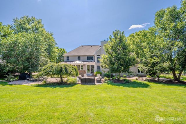 8 Marian Drive, West Windsor, NJ 08550