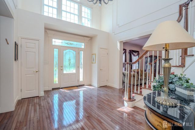 8 Marian Drive, West Windsor, NJ 08550