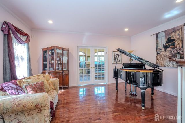 8 Marian Drive, West Windsor, NJ 08550