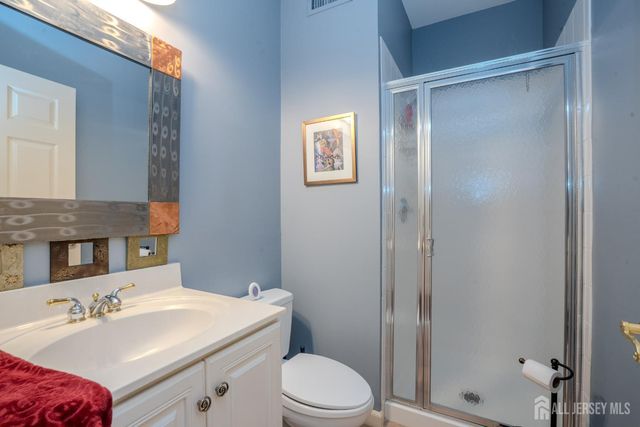 8 Marian Drive, West Windsor, NJ 08550
