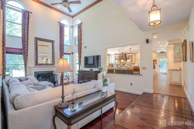 8 Marian Drive, West Windsor, NJ 08550