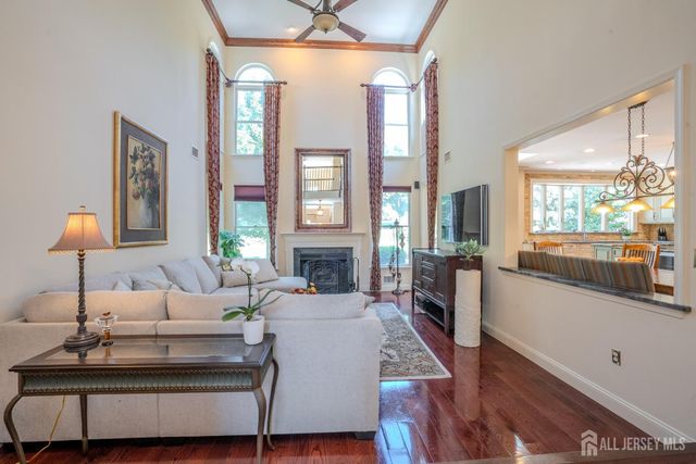 8 Marian Drive, West Windsor, NJ 08550