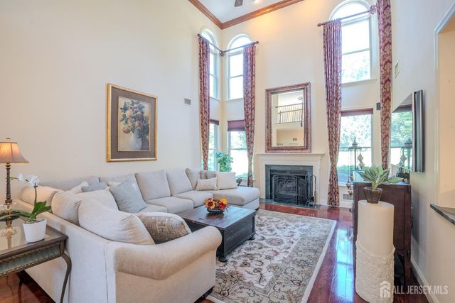 8 Marian Drive, West Windsor, NJ 08550