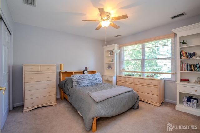 8 Marian Drive, West Windsor, NJ 08550