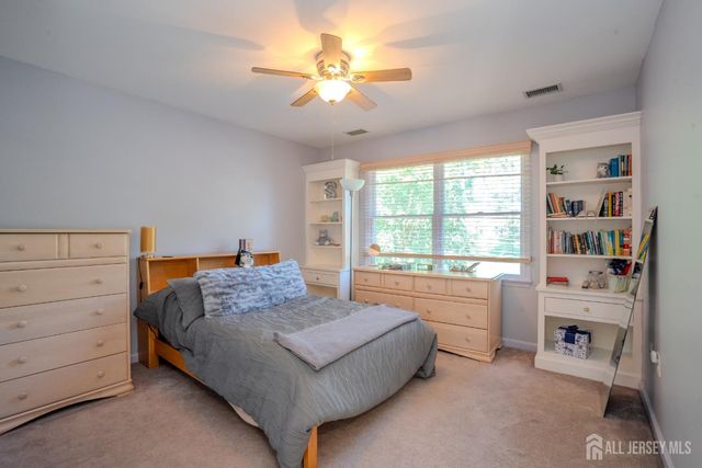 8 Marian Drive, West Windsor, NJ 08550