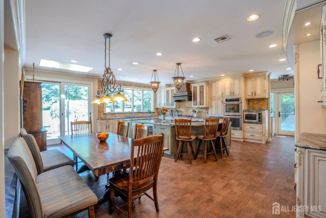 8 Marian Drive, West Windsor, NJ 08550
