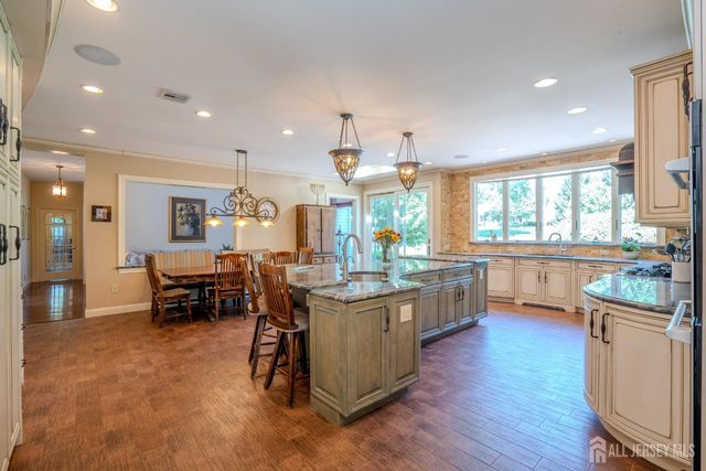 8 Marian Drive, West Windsor, NJ 08550