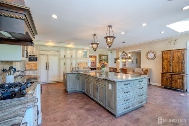 8 Marian Drive, West Windsor, NJ 08550