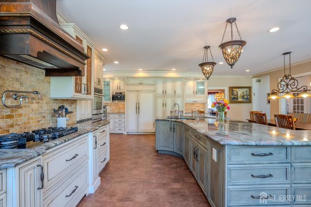 8 Marian Drive, West Windsor, NJ 08550