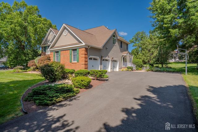8 Marian Drive, West Windsor, NJ 08550