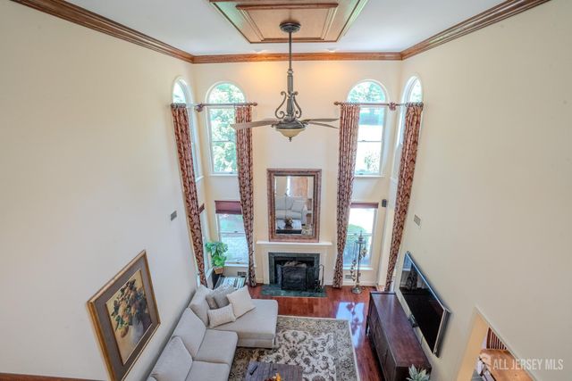 8 Marian Drive, West Windsor, NJ 08550
