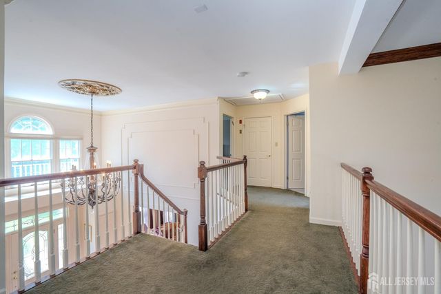8 Marian Drive, West Windsor, NJ 08550