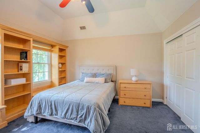 8 Marian Drive, West Windsor, NJ 08550
