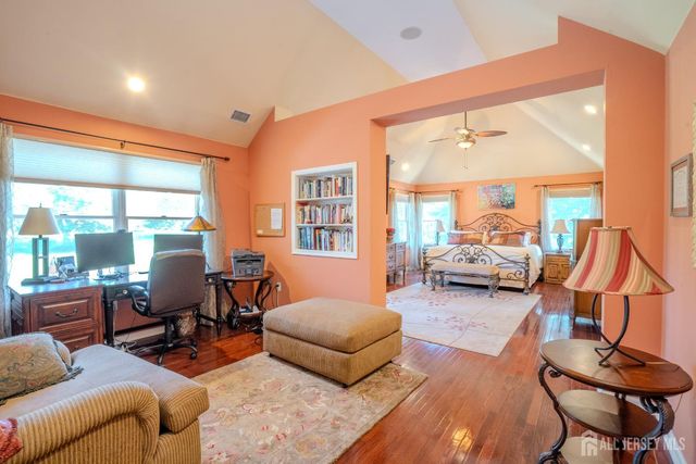 8 Marian Drive, West Windsor, NJ 08550