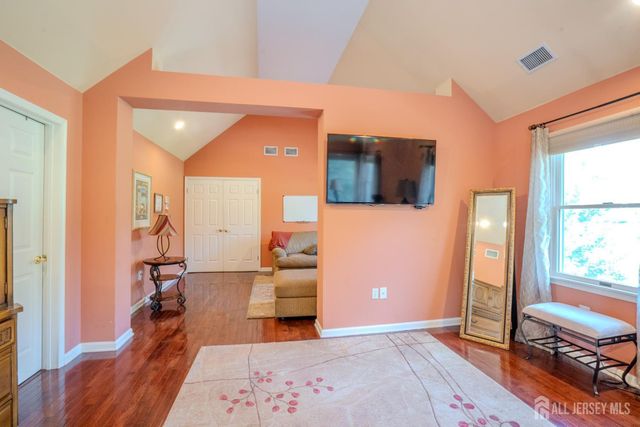 8 Marian Drive, West Windsor, NJ 08550