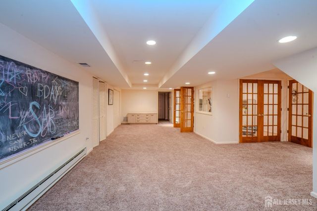 8 Marian Drive, West Windsor, NJ 08550