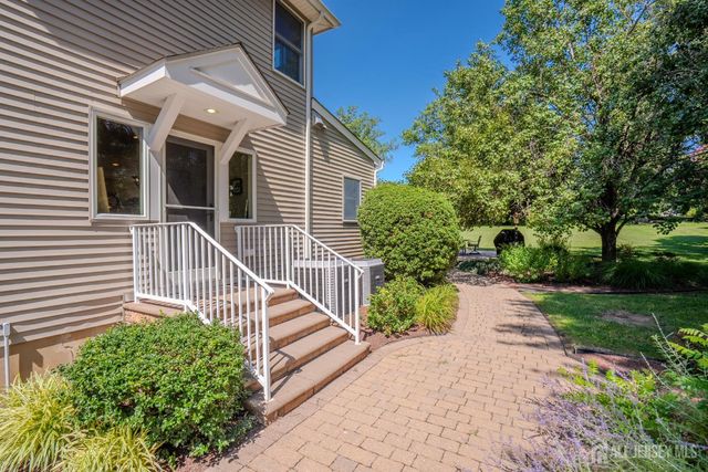 8 Marian Drive, West Windsor, NJ 08550