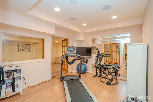 8 Marian Drive, West Windsor, NJ 08550