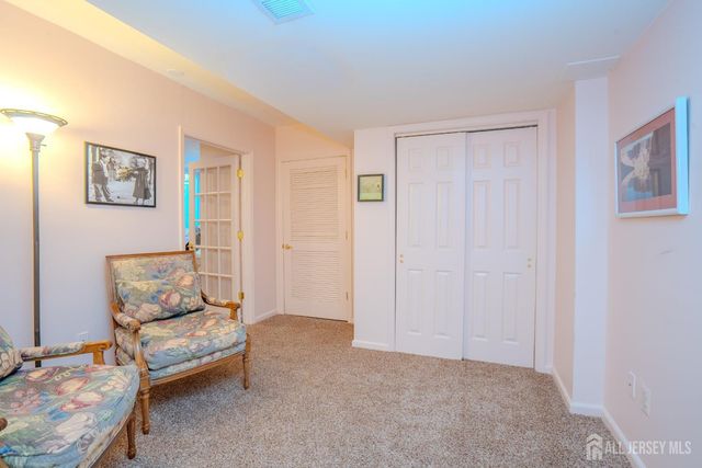 8 Marian Drive, West Windsor, NJ 08550