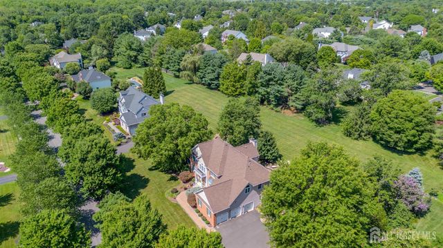 8 Marian Drive, West Windsor, NJ 08550