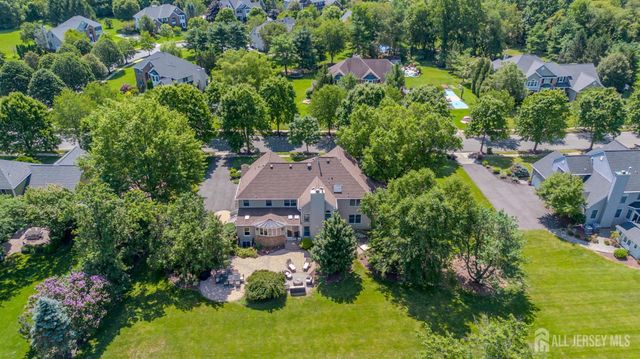 8 Marian Drive, West Windsor, NJ 08550