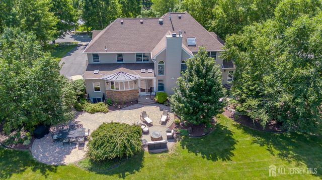 8 Marian Drive, West Windsor, NJ 08550