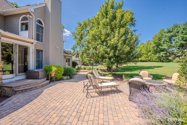 8 Marian Drive, West Windsor, NJ 08550