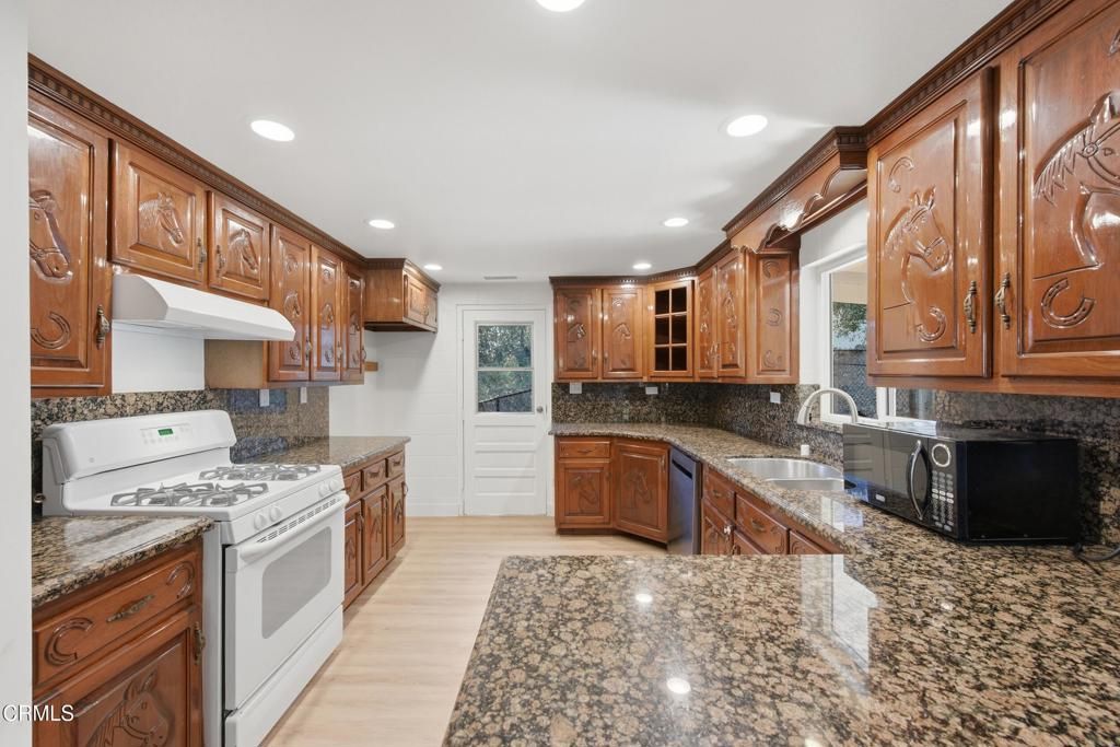 1324 Rudolph Drive, Newbury Park, CA 91320 — photo 5