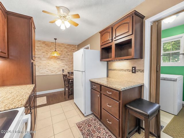7405 Mount Washington Rd, Louisville, KY 40229