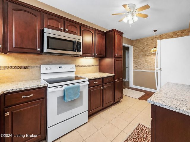 7405 Mount Washington Rd, Louisville, KY 40229