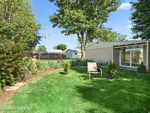 7405 Mount Washington Rd, Louisville, KY 40229