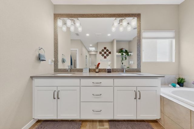 8900 Desert Rain Road NW, Albuquerque, NM 87120