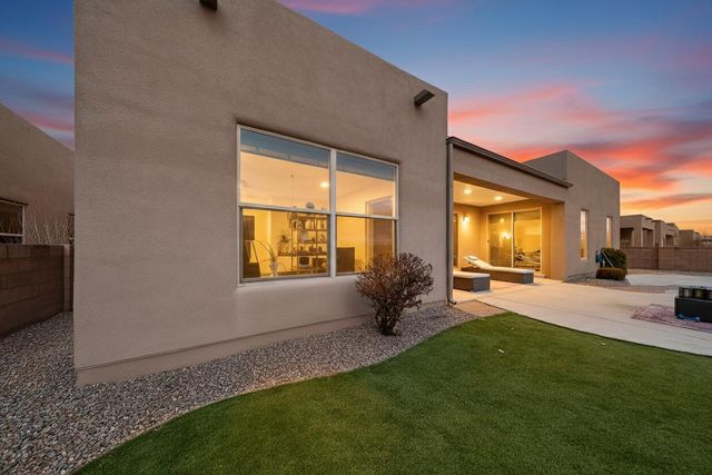 8900 Desert Rain Road NW, Albuquerque, NM 87120