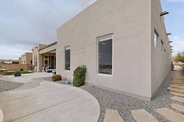 8900 Desert Rain Road NW, Albuquerque, NM 87120