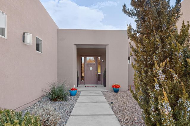 8900 Desert Rain Road NW, Albuquerque, NM 87120