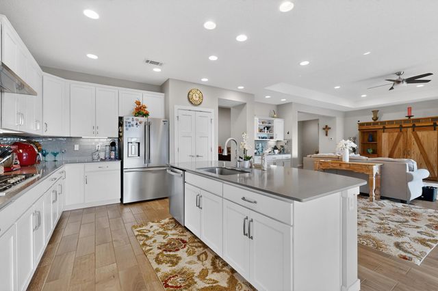 8900 Desert Rain Road NW, Albuquerque, NM 87120