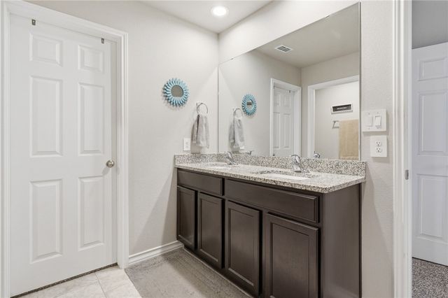 117 Aruba Dr, Rockport, TX 78382