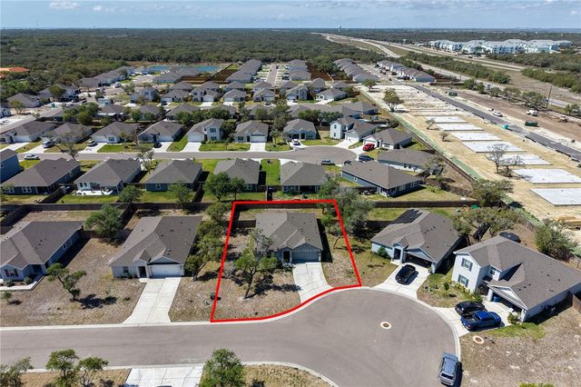 117 Aruba Dr, Rockport, TX 78382