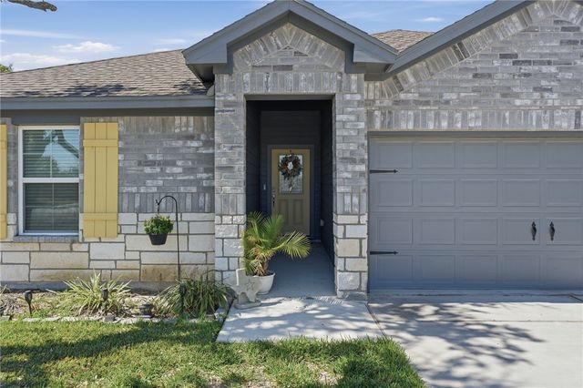117 Aruba Dr, Rockport, TX 78382