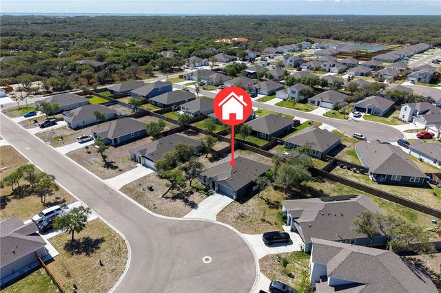 117 Aruba Dr, Rockport, TX 78382