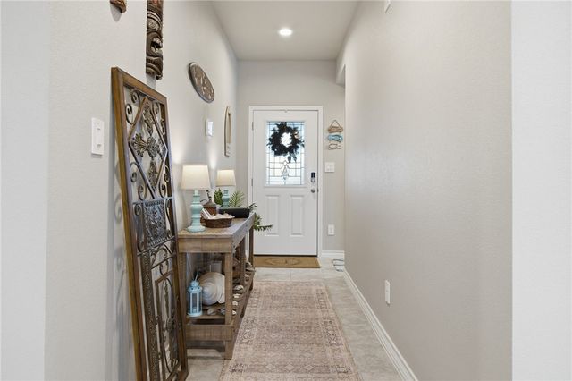 117 Aruba Dr, Rockport, TX 78382