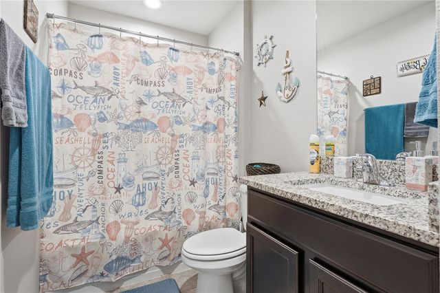 117 Aruba Dr, Rockport, TX 78382