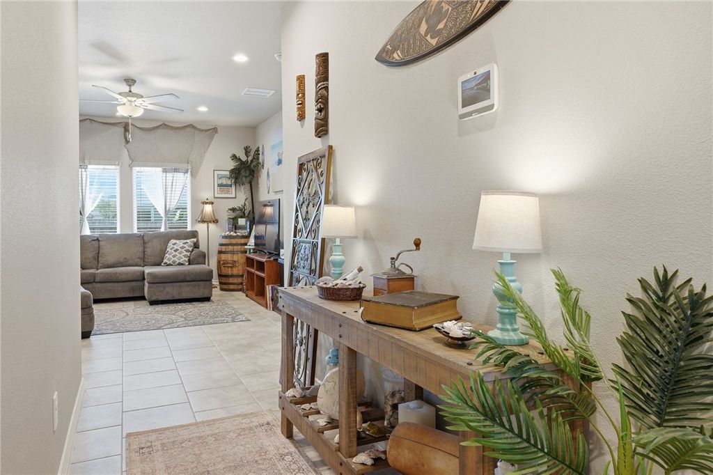 117 Aruba Dr, Rockport, TX 78382 — photo 5