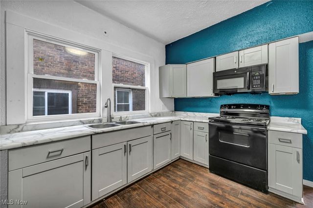 1677 Carlyon Road, East Cleveland, OH 44112