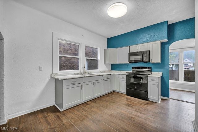 1677 Carlyon Road, East Cleveland, OH 44112