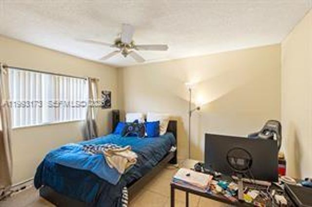 7651 NW 74th Ave 1, Tamarac, FL 33321