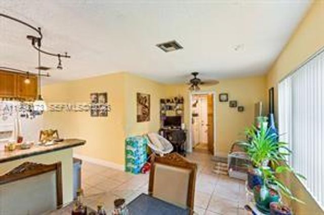 7651 NW 74th Ave 1, Tamarac, FL 33321