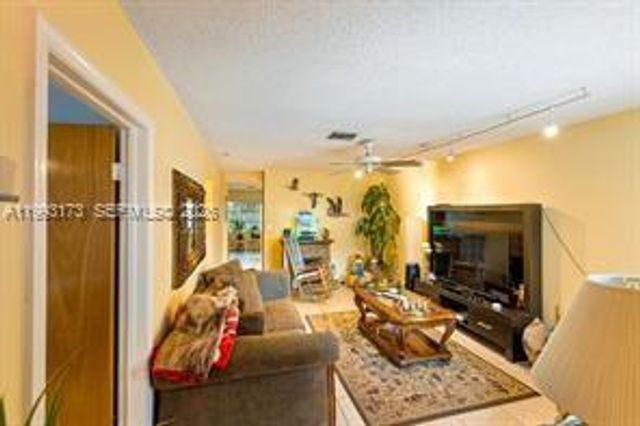 7651 NW 74th Ave 1, Tamarac, FL 33321